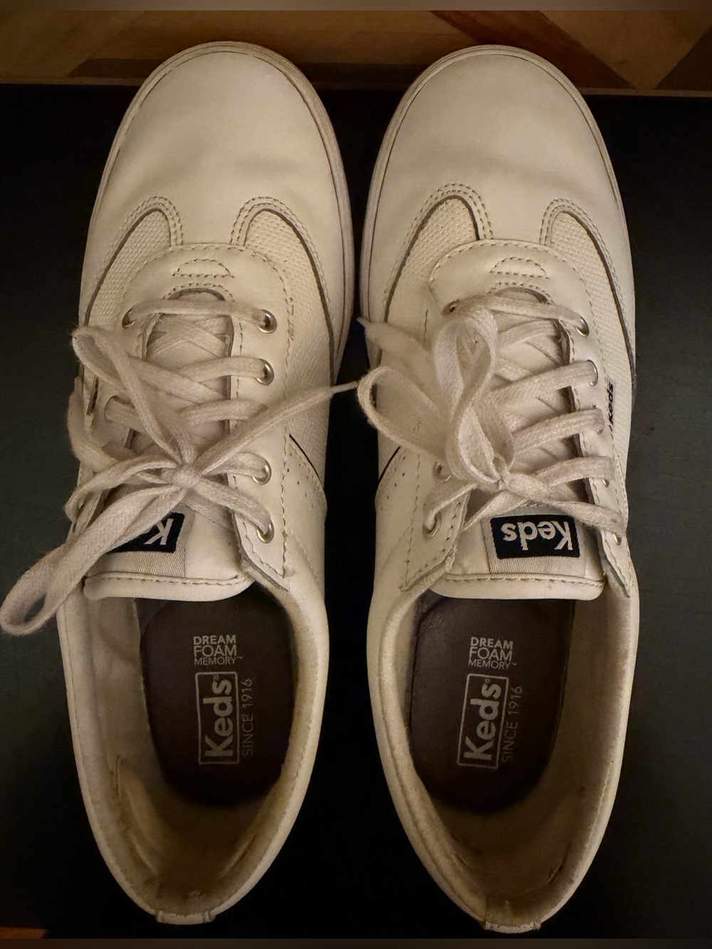 Keds Courty Women’s Size 10 Lace-Up Sneakers in White with Subtle Navy Trim - Picture 5 of 6